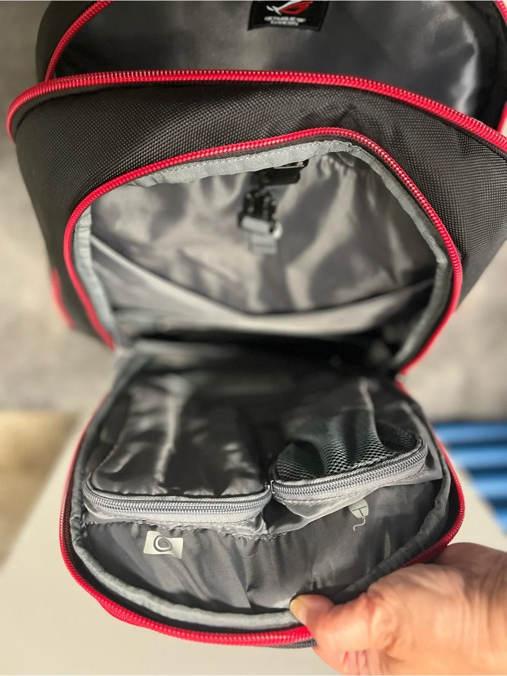 ASUS Republic of GamersBlack and Red Men's Laptop Backpack